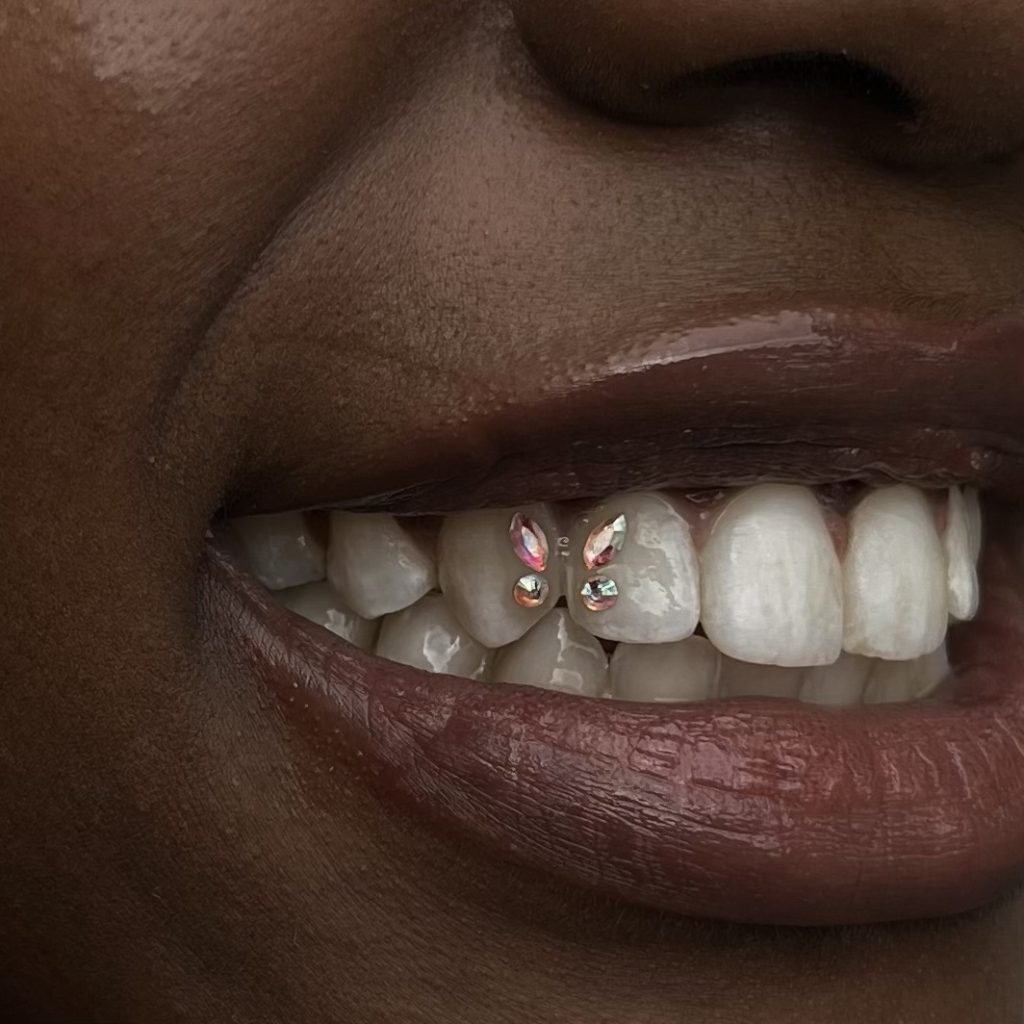 Facetune_24-10-2023-19-48-53
